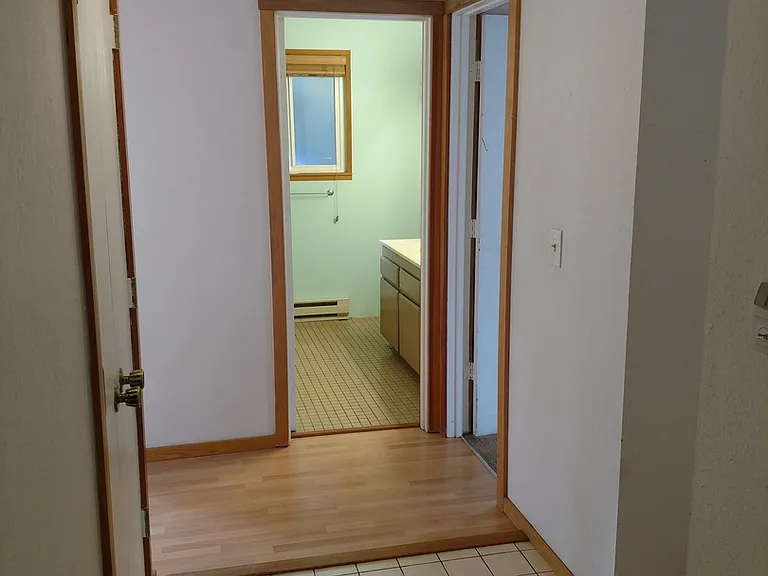 1322 NW Baltimore Ave — Photo 13
