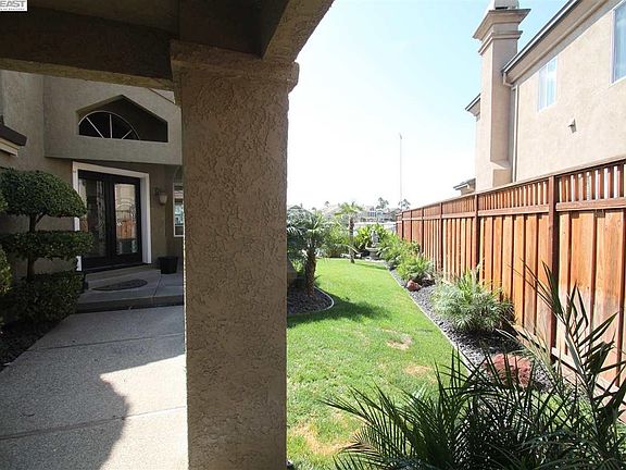 4th image of 5716 Starfish Ct