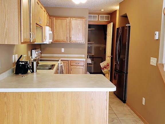 5th image of 2547 Yellowstone Dr