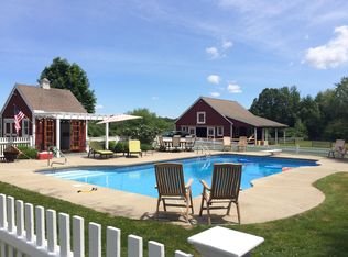 15 Main St, Dover, MA 02030