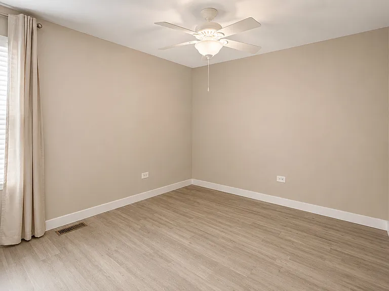 5117 Woodmere Ct — Photo 16