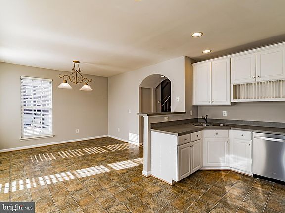 4th image of 42736 Montevista Sq
