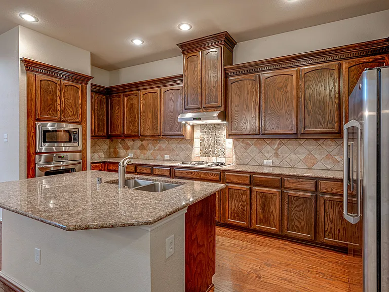 219 Knapford Sta — Photo 15