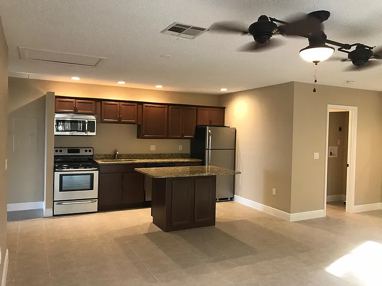 4305 Cypress Ln — Photo 3