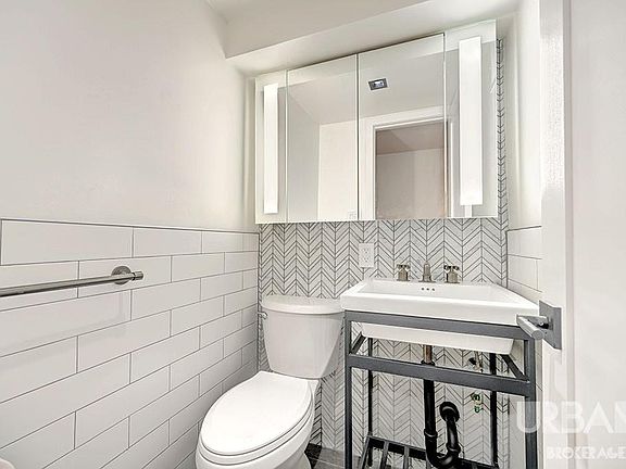 5th image of 35 Grove St APT 2A