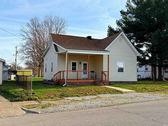 3rd image of 1104 Axtell Ave