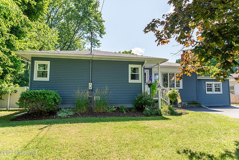 2nd image of 58 Charlton Road