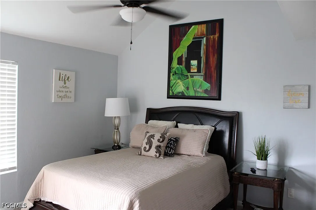 2 bed, 2.5 bath, 1289 sqft, $5,000 — Photo 1