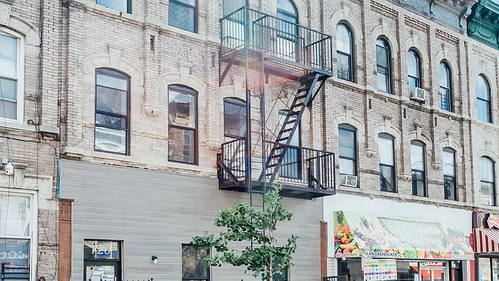 Rented by Nooklyn NYC LLC | media 40