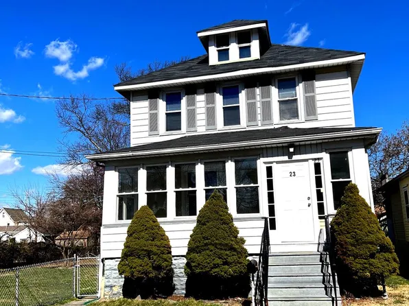23 Walnut St, Westville, NJ 08093