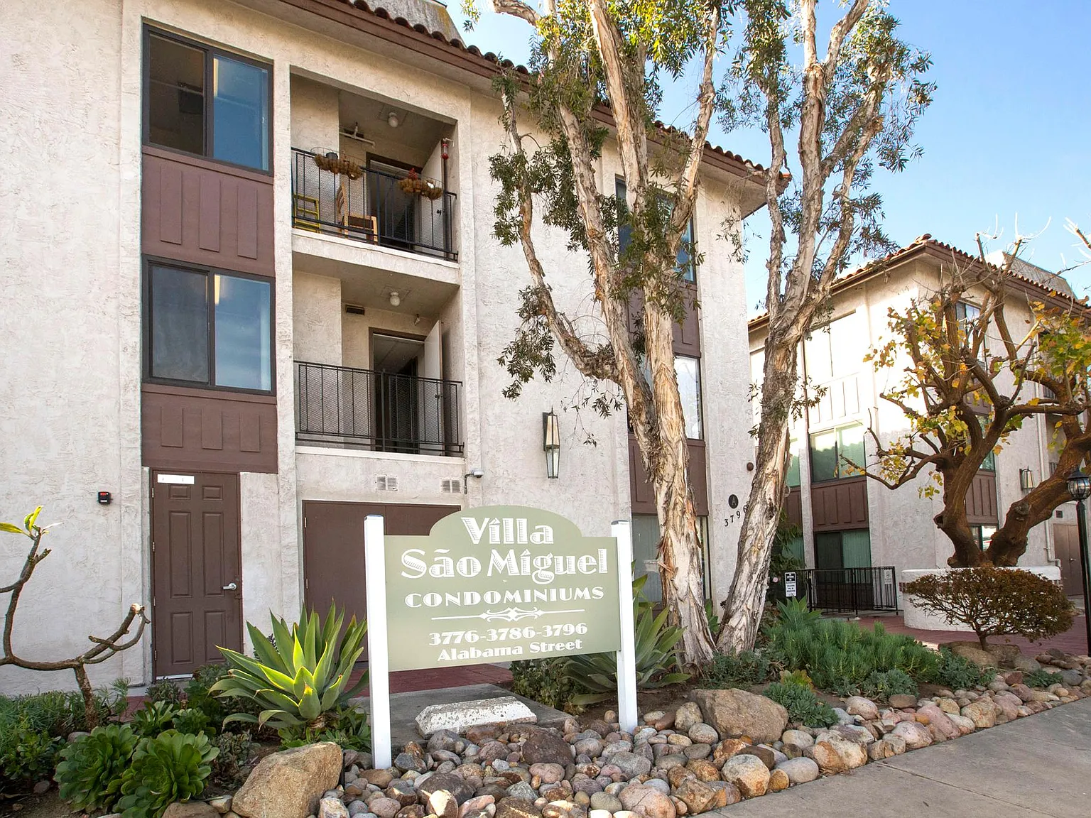 2 bed, 600 sqft, $1,725 — Photo 2