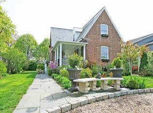 51 Newell Pl, Fairfield, CT 06824