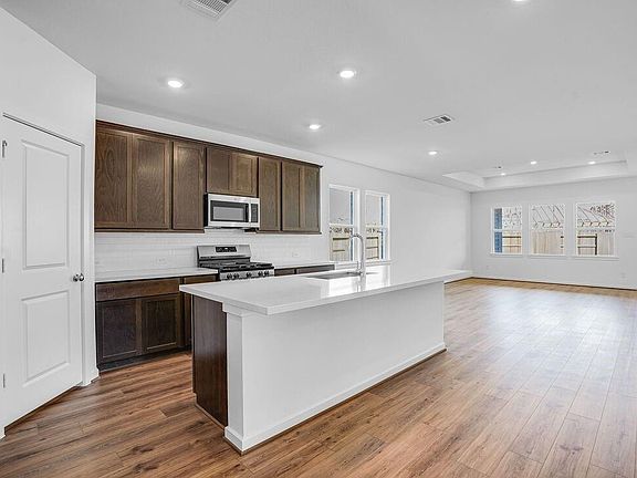 4th image of 9614 Westminster Manor Dr
