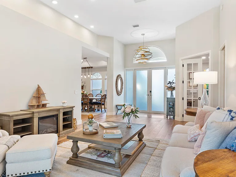 15611 Milan Ct — Photo 8