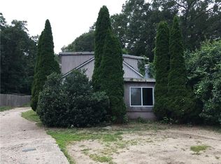 318 Knotty Oak Rd, Coventry, RI 02816