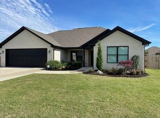 1028 Village Dr, Grove, OK 74344