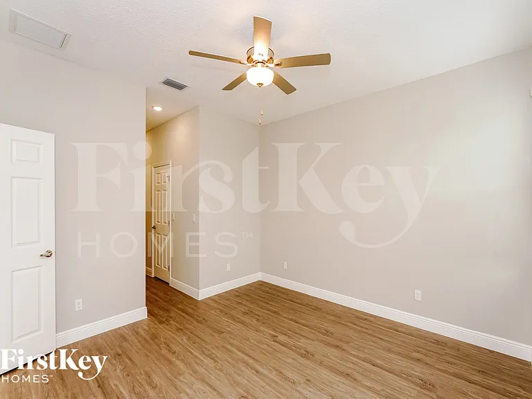 3120 Halsey Ave SE — Photo 6