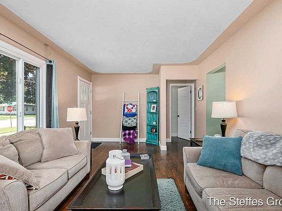 4th image of 5337 Lawndale Ave