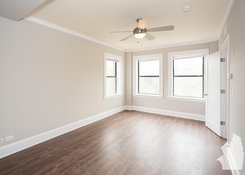 1st image of 817 W Lakeside Pl APT 306