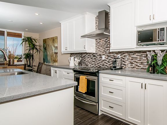 3rd image of 4627 Ocean Blvd Unit 411