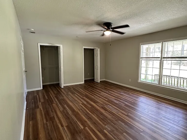 605 Honeysuckle Ln — Photo 11