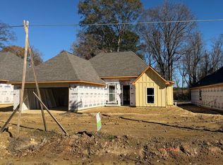 196 Lake Harbor Rd, Brandon, MS 39047