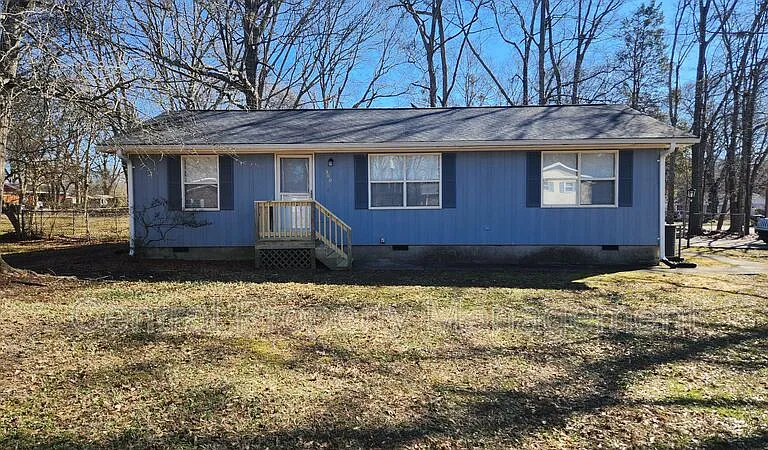 300 Florence Dr — Photo 1