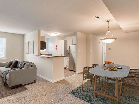 4th image of 26 Cheswold Blvd #32-1B