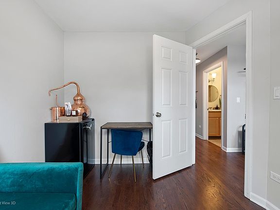 1st floor small bedroom