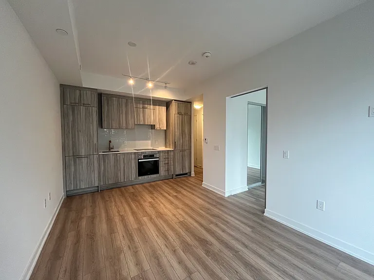634 Church St #7 — Photo 3