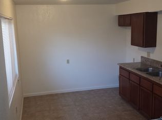 2526 E Grant Ave APT B, Fresno, CA 93701