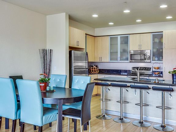 5th image of 2030 N Pacific Ave Unit 214