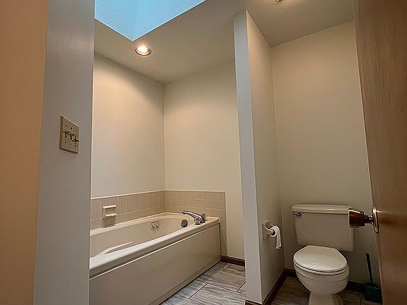 3rd image of 1864 Meadowlark Dr