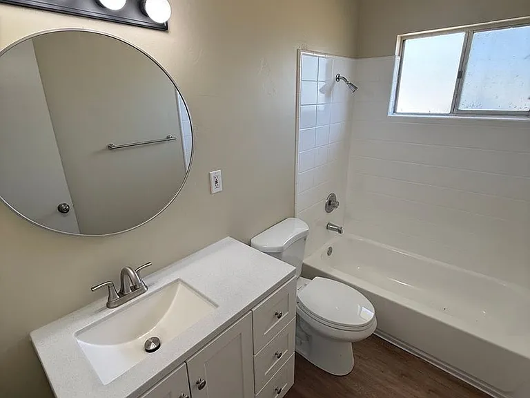 361 Oxford St — Photo 15