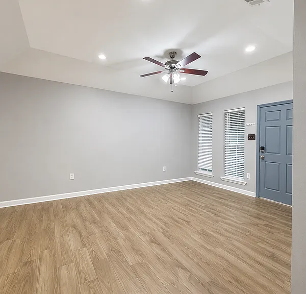 5908 Becker St — Photo 3