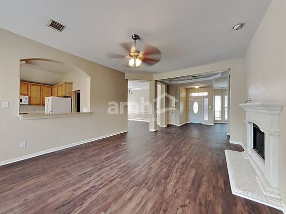 4th image of 3309 Lakeway Ln