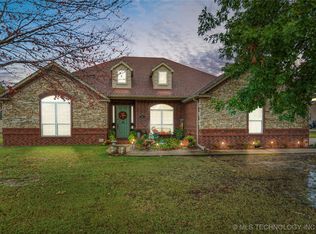 2005 S Pierce Ave, Wagoner, OK 74467