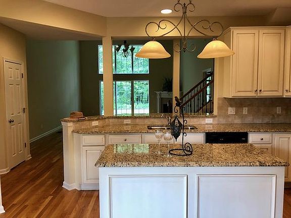 2nd image of 511 Montego Ct #512