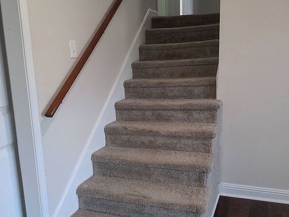 5th image of 453 Fairfax Dr