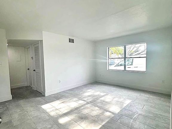 2nd image of 2905 Nelson St APT 1