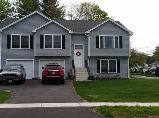 8 Callahan Ln, East Hartford, CT 06118