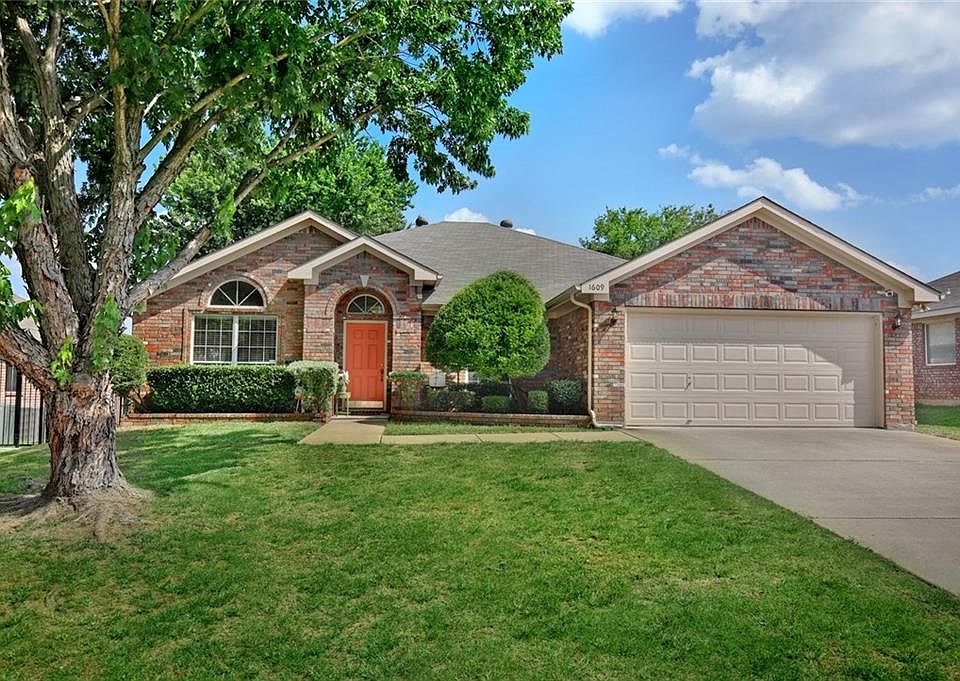 1st image of 1609 Bertram Dr