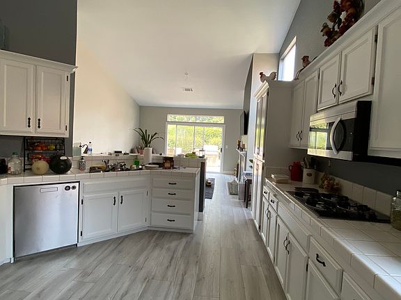 2nd image of 2410 Dove Ct