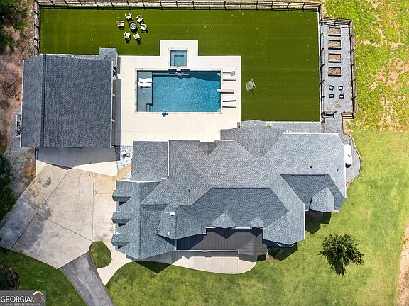 4th image of 583 Padgett Rd