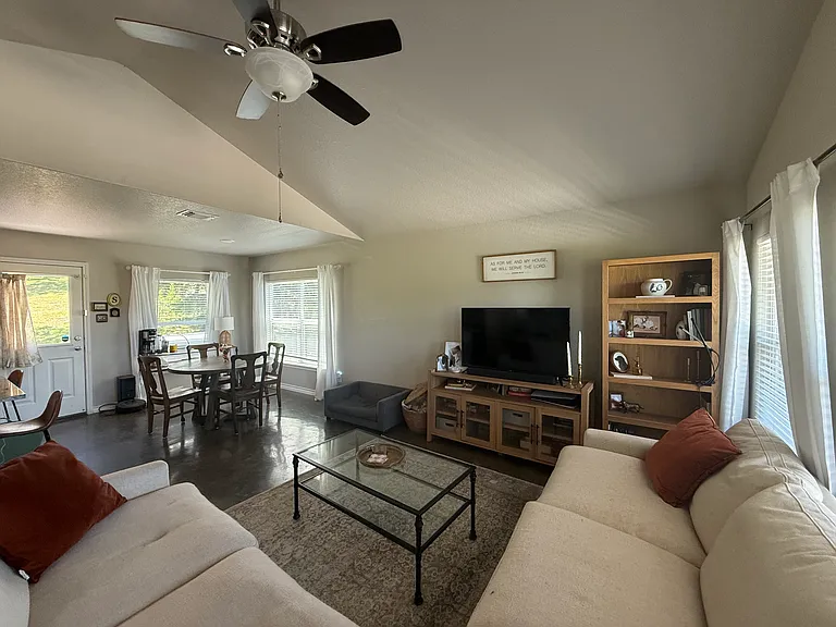 3274 Contour Dr — Photo 9