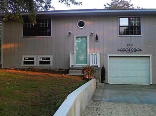 260 W 14th St, Auburn, KS 66402