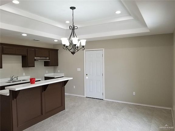 4th image of 735 Hernandez Dr