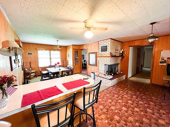 5th image of 214 Northfield Dr