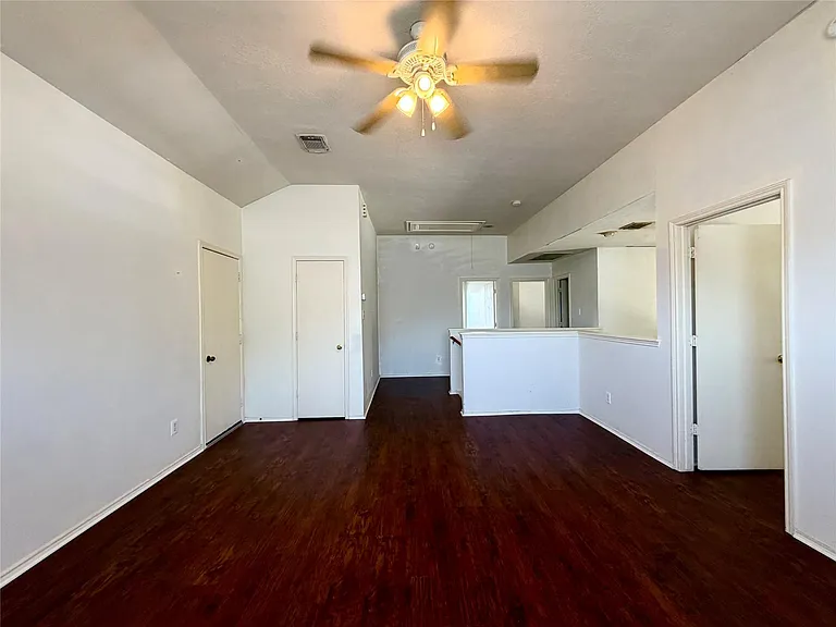 2305 Ames St — Photo 18