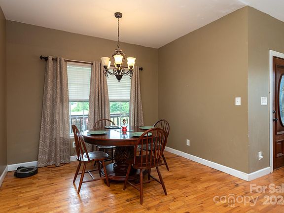 5th image of 2722 Hallman Dr